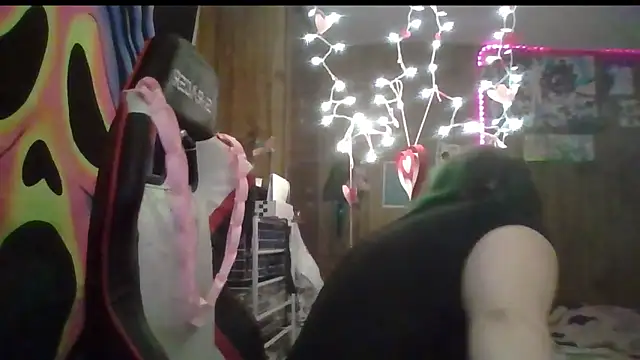 Snapshot of thatskarma chatting on February 11, 2026, 5:29 am thatskarma online show from February 11, 2026, 5:29 am