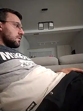 defaktor online show from April 2, 2026, 7:42 pm