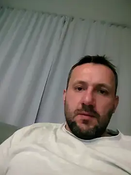 Snapshot of defaktor chatting on February 19, 2026, 8:39 pm defaktor online show from February 19, 2026, 8:39 pm