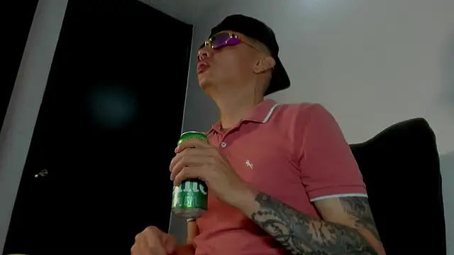 Snapshot of Thommas8a chatting on February 26, 2026, 11:16 pm Thommas8a online show from February 26, 2026, 11:16 pm