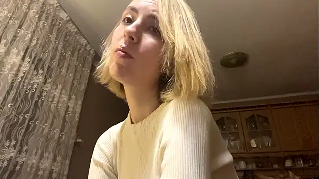 Snapshot of CharmingBlonde chatting on February 19, 2026, 6:16 pm CharmingBlonde online show from February 19, 2026, 6:16 pm