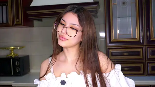 SulemaNeugin online show from March 2, 2026, 7:15 am