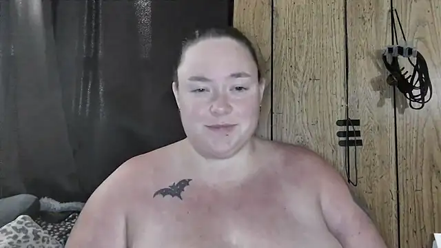 ladylynn13 online show from April 6, 2026, 11:28 pm