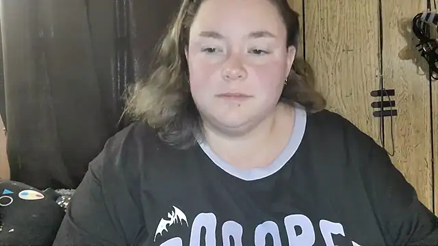 ladylynn13 online show from April 7, 2026, 8:43 pm