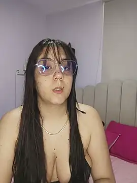 Snapshot of its_lauu_ chatting on February 8, 2026, 7:55 pm its lauu online show from February 8, 2026, 7:55 pm