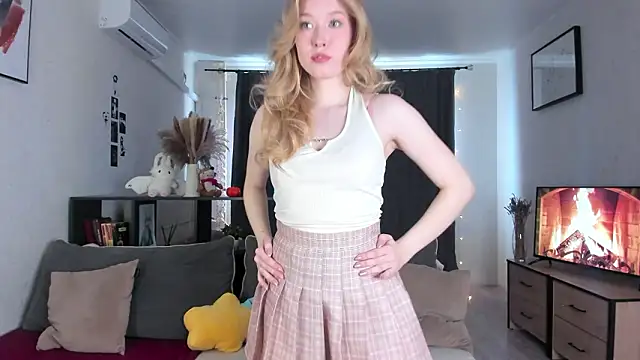 Snapshot of AmyLouWood chatting on February 9, 2026, 7:06 am AmyLouWood online show from February 9, 2026, 7:06 am