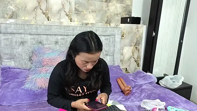 Kimmy london19 online show from April 12, 2026, 1:53 am