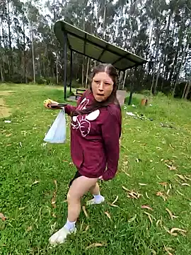 Monroe0303 online show from April 16, 2026, 8:09 pm