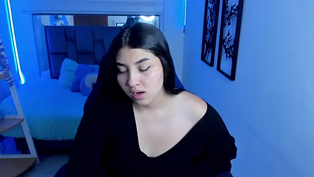 Snapshot of bloom_winxx chatting on February 19, 2026, 3:14 am bloom winxx online show from February 19, 2026, 3:14 am