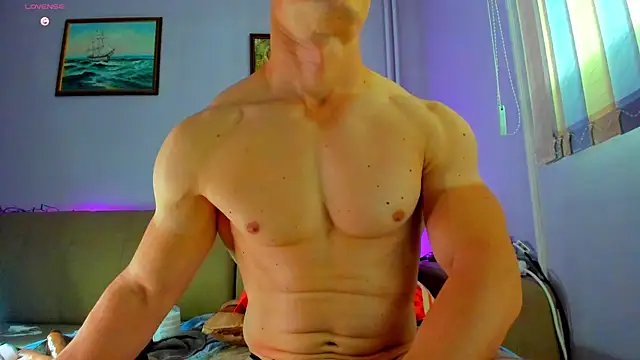 Snapshot of Shestifold_ chatting on October 22, 2025, 8:25 am Shestifold  online show from October 22, 2025, 8:25 am