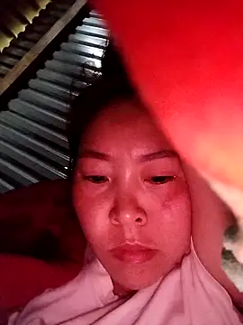 Yiyoongg online show from February 20, 2026, 11:39 pm