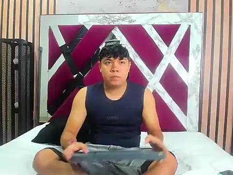 Snapshot of AdrianWalker chatting on February 10, 2026, 5:06 am AdrianWalker online show from February 10, 2026, 5:06 am