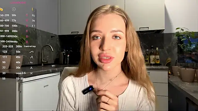 Snapshot of BeaCazin chatting on February 19, 2026, 6:43 am BeaCazin online show from February 19, 2026, 6:43 am