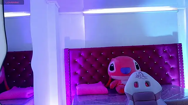 babyy nicols m online show from April 18, 2026, 12:40 pm