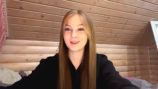 TessSamul online show from April 23, 2026, 7:37 pm