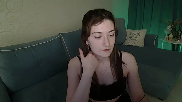 RosieGloom online show from March 13, 2026, 5:18 pm