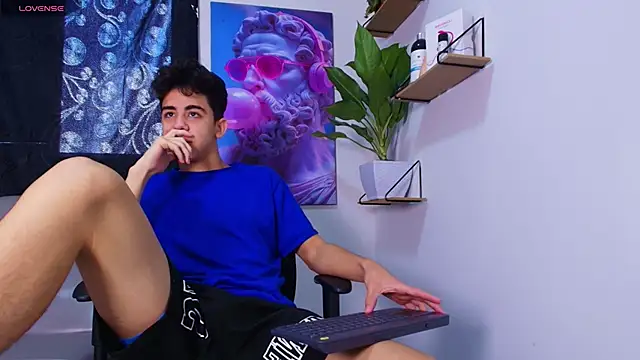 Snapshot of Gael_moon_ chatting on February 16, 2026, 8:29 pm Gael moon online show from February 16, 2026, 8:29 pm