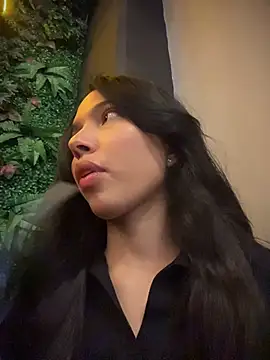 jadelaurent online show from July 5, 2026, 10:27 pm