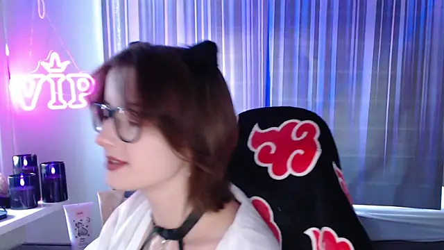 LunaXcherry online show from July 29, 2026, 4:50 pm