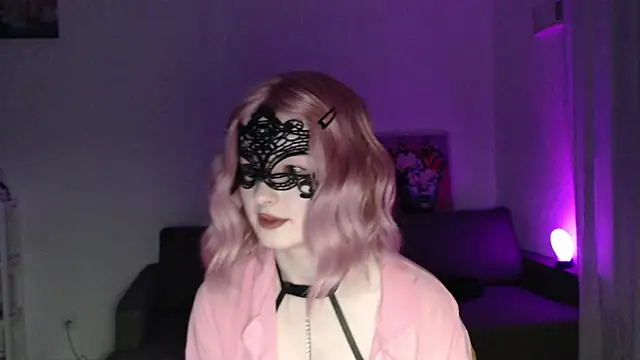 LunaXcherry online show from February 26, 2026, 5:13 pm