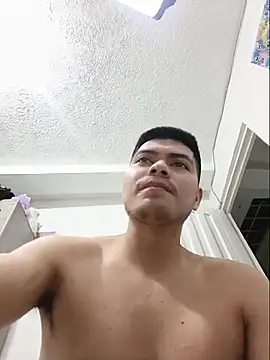 JoseLeal040 online show from June 21, 2026, 4:07 am