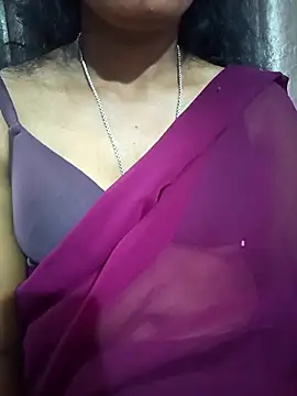 Snapshot of manu_sexy_ chatting on February 17, 2026, 11:35 pm manu sexy online show from February 17, 2026, 11:35 pm