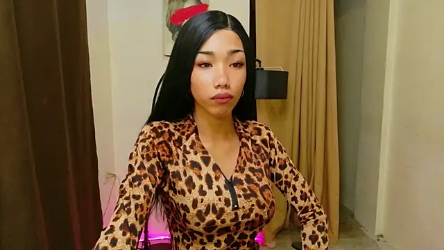 Queenoflustx online show from May 8, 2026, 11:03 am