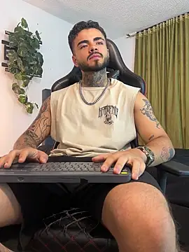 Benjii Carter1 online show from June 14, 2026, 9:05 pm