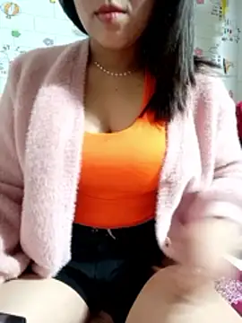 Snapshot of Ella_lee18 chatting on February 18, 2026, 2:53 am Ella lee18 online show from February 18, 2026, 2:53 am