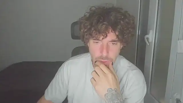 Snapshot of joaquin420_hot chatting on February 14, 2026, 11:05 pm joaquin420 hot online show from February 14, 2026, 11:05 pm