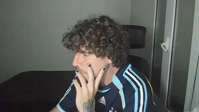 Snapshot of joaquin420_hot chatting on March 1, 2026, 7:47 pm joaquin420 hot online show from March 1, 2026, 7:47 pm