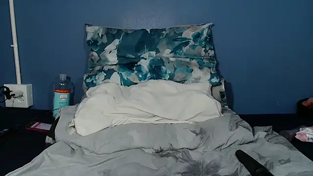 Sweet-Bella17 online show from April 11, 2026, 11:19 pm