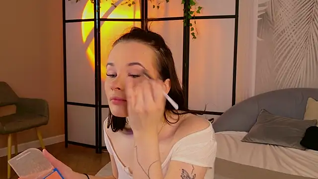 Abigail Forland online show from June 25, 2026, 5:12 am