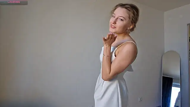 AvelinaSchepp online show from February 28, 2026, 9:42 am