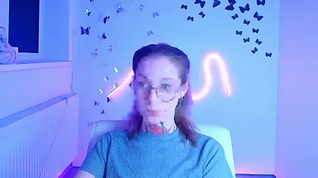 Esmi Winter online show from March 16, 2026, 12:31 pm