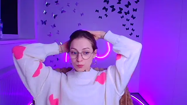 Esmi Winter online show from February 19, 2026, 6:32 am