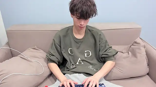 Snapshot of Ur_NextDoor_Boy chatting on February 10, 2026, 7:35 pm Ur NextDoor Boy online show from February 10, 2026, 7:35 pm