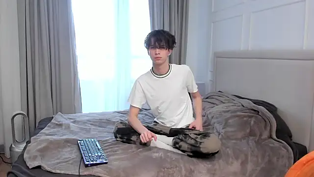 Snapshot of Ur_NextDoor_Boy chatting on March 2, 2026, 7:15 am Ur NextDoor Boy online show from March 2, 2026, 7:15 am