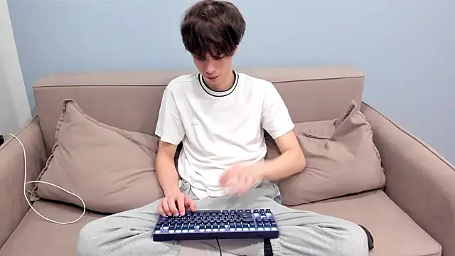 Snapshot of Ur_NextDoor_Boy chatting on February 28, 2026, 7:35 pm Ur NextDoor Boy online show from February 28, 2026, 7:35 pm