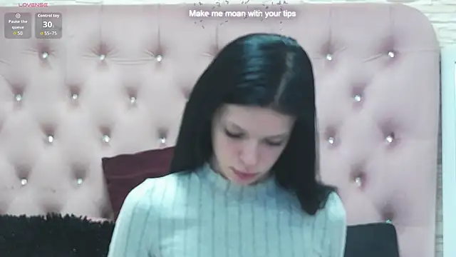 PeachyElla26 online show from March 3, 2026, 1:29 pm