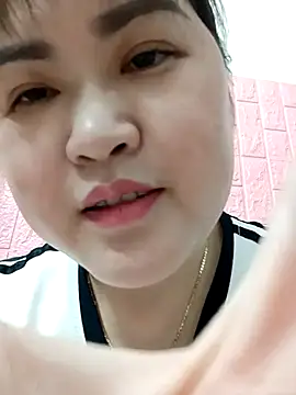 Kee-kimlee online show from February 19, 2026, 2:08 am