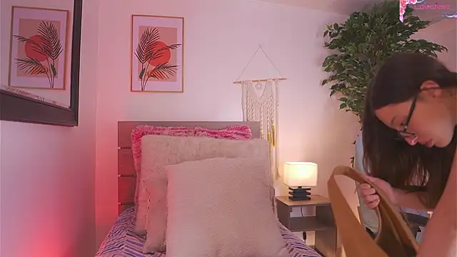 Snapshot of Shopie_Colucci chatting on February 12, 2026, 1:11 pm Shopie Colucci online show from February 12, 2026, 1:11 pm