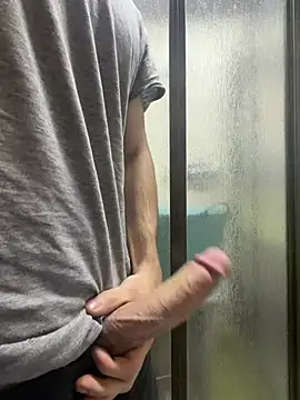 buyukyarak31 online show from March 7, 2026, 3:28 pm