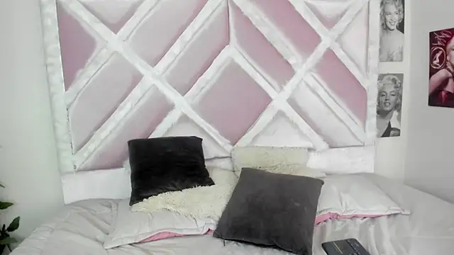 Snapshot of luxx_11 chatting on April 29, 2026, 5:30 pm luxx 11 online show from April 29, 2026, 5:30 pm
