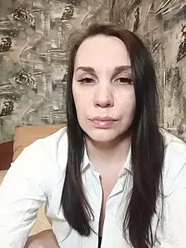 AlisaLowq online show from March 3, 2026, 5:42 pm