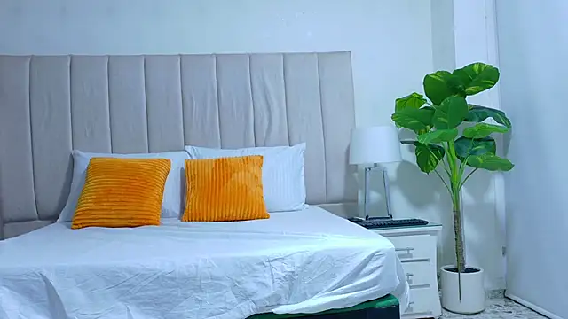 Brisa Silva online show from February 21, 2026, 11:23 am