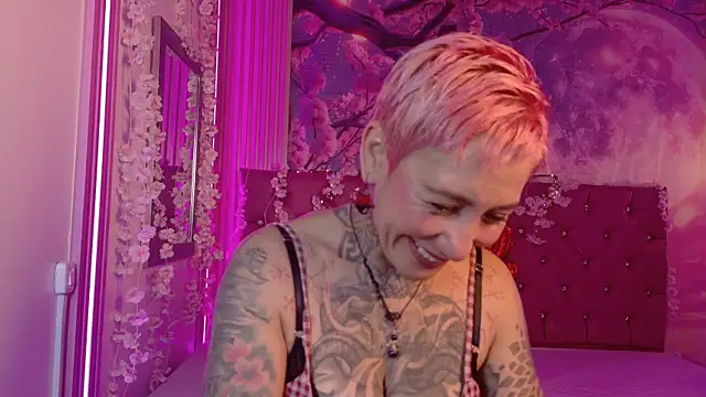 Everlyn sexx online show from February 16, 2026, 11:53 am