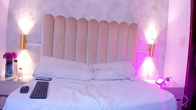 Snapshot of SamanthaGrace1 chatting on February 19, 2026, 5:26 am SamanthaGrace1 online show from February 19, 2026, 5:26 am