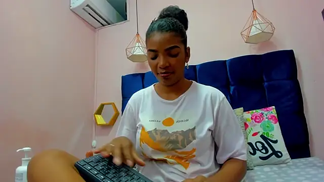 Sexy ebony 1 online show from April 8, 2026, 11:44 am