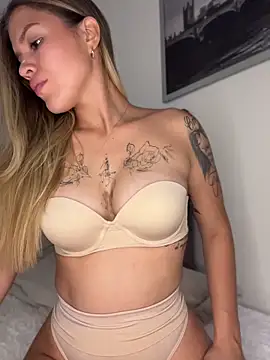 GabrielaS  online show from April 14, 2026, 10:04 pm